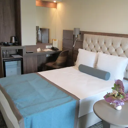 Otel Cherno 4*