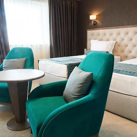 Otel Cherno