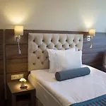 Hotel Cherno 4*