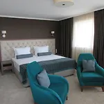 Cherno Hotel 4*