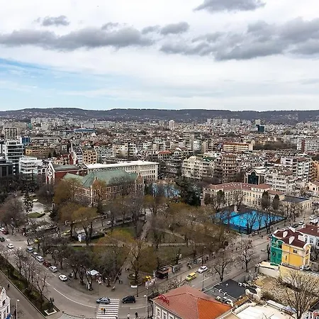Отель Cherno 4*